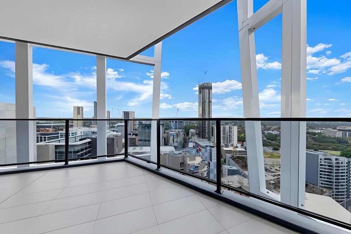 Apartment Sky-city-2 Mins To Train & Shopping& Everything Sydney
